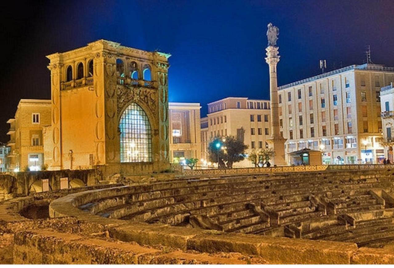 Tuile 34 Acomodação com café da manhã Lecce Exterior foto